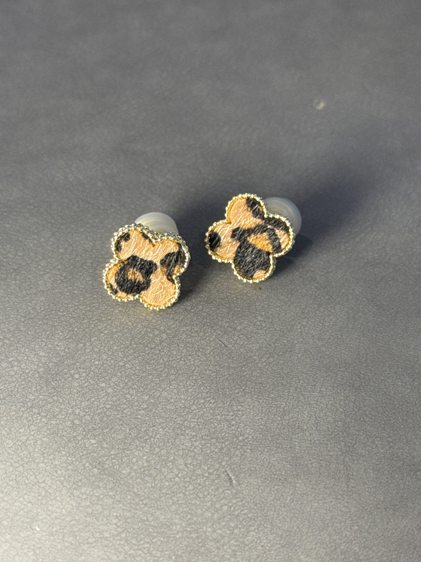 Golden Vintage Leopard Print Four-Leaf Clover Clip On Earrings