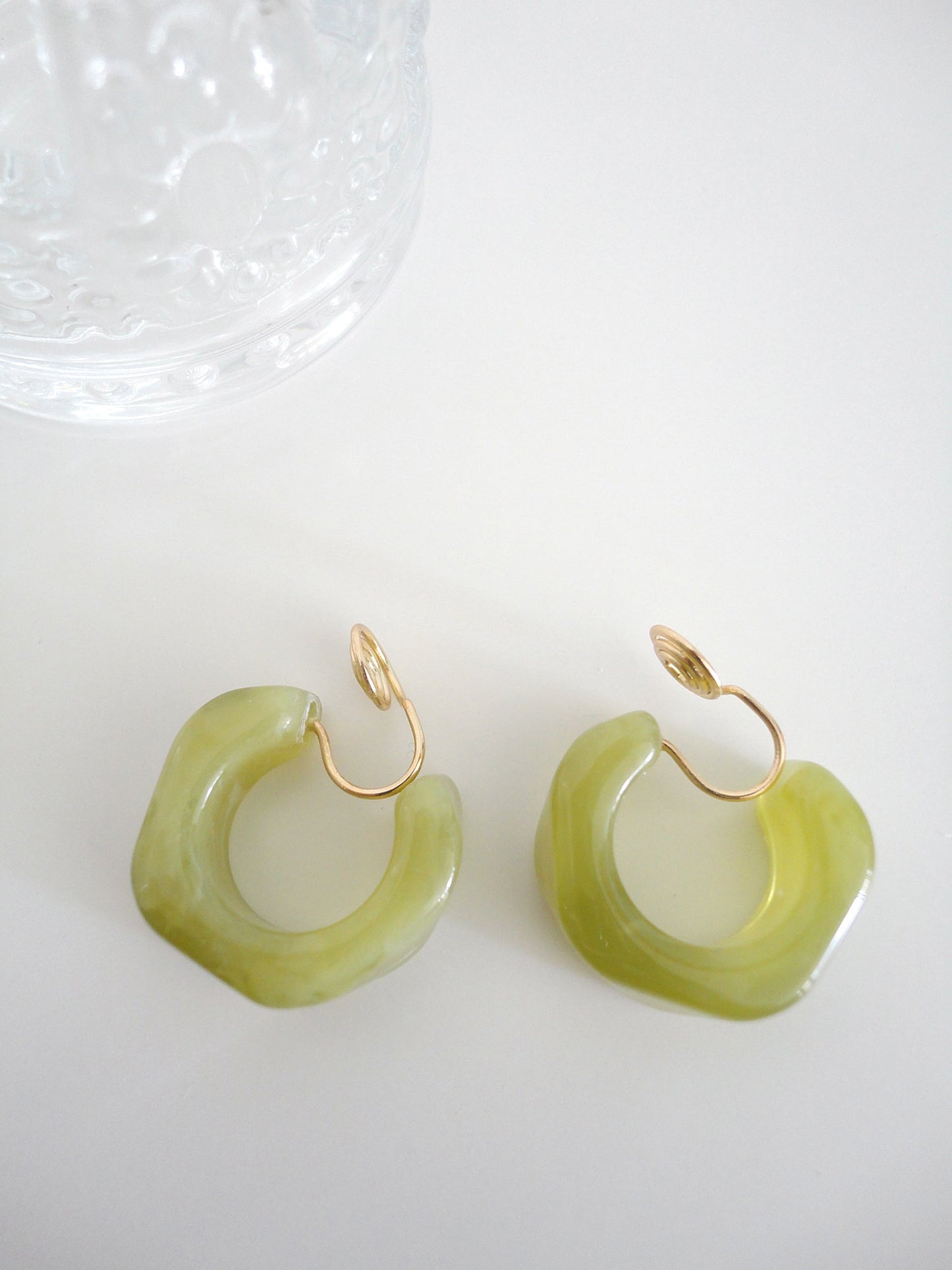 Resin Clip On Earrings Green. Handmade clip-on earrings for women.