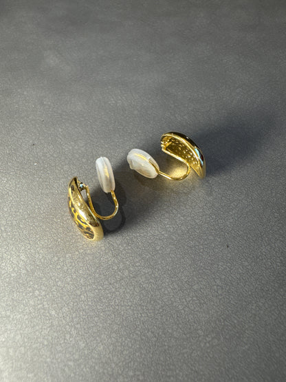 Golden Metal Leopard Print Glazed Clip On Earrings