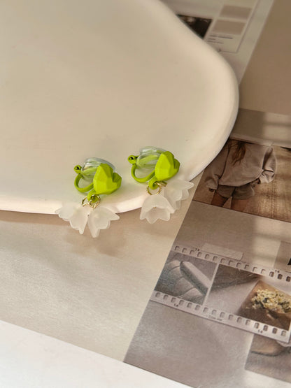 Green Heart White Flowers Clip On Earrings