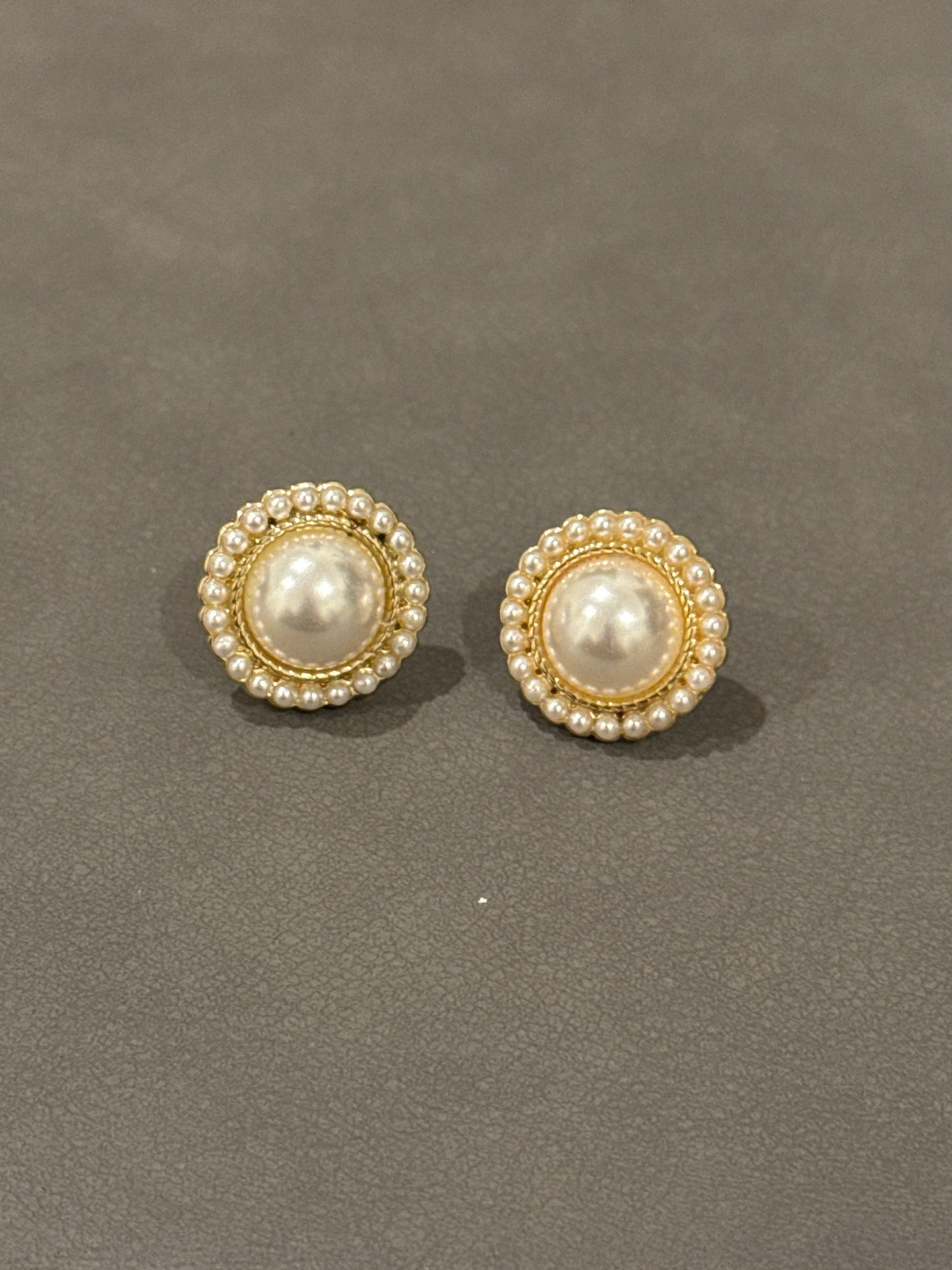 Golden Vintage Pearlised Clip On Earrings