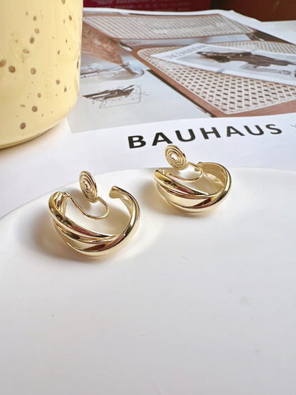 Golden Metal Overlap Clip On Earrings