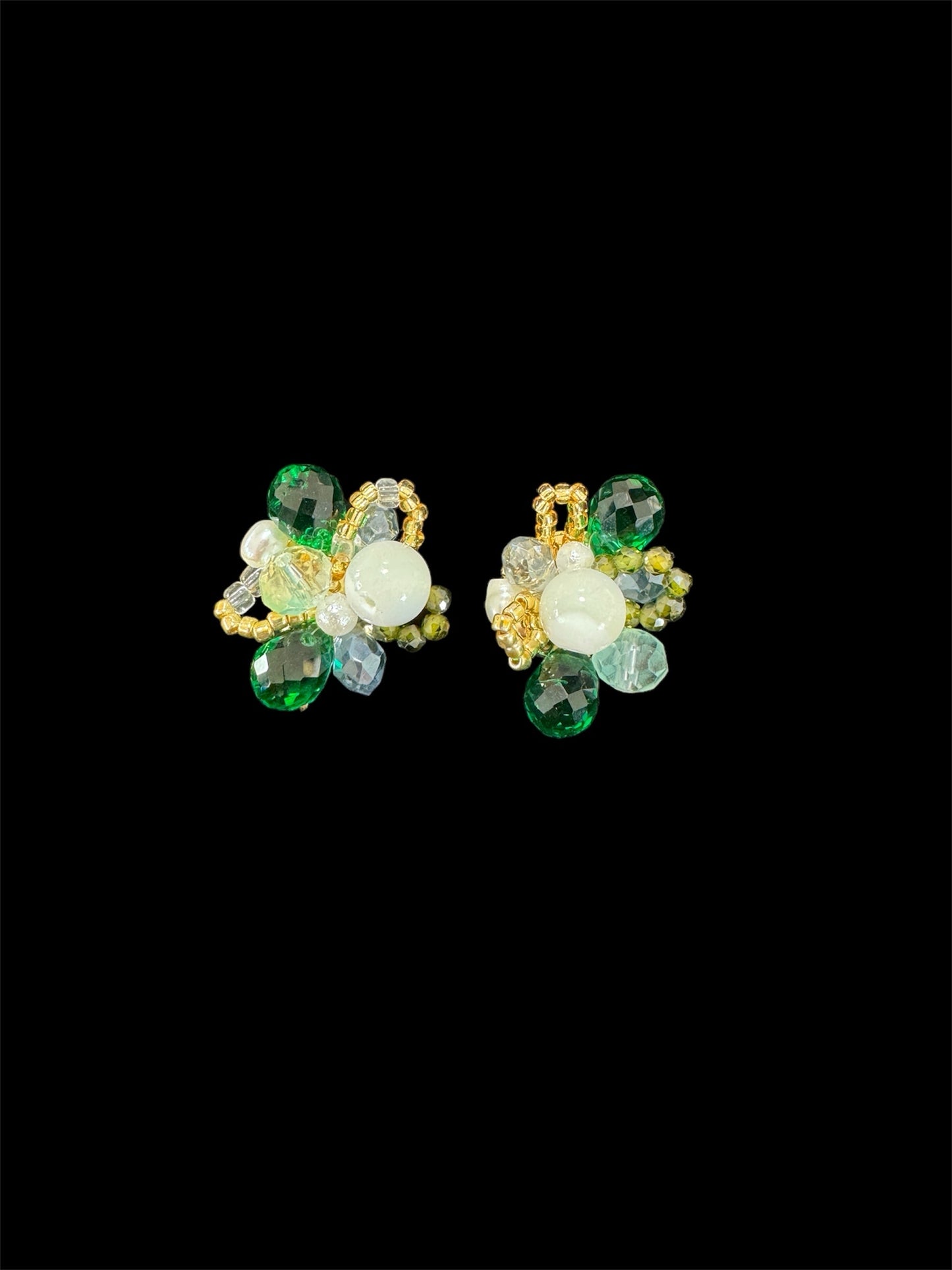 Handmade Freshwater Pearl Luxurious Green Zircon Clip on Earrings