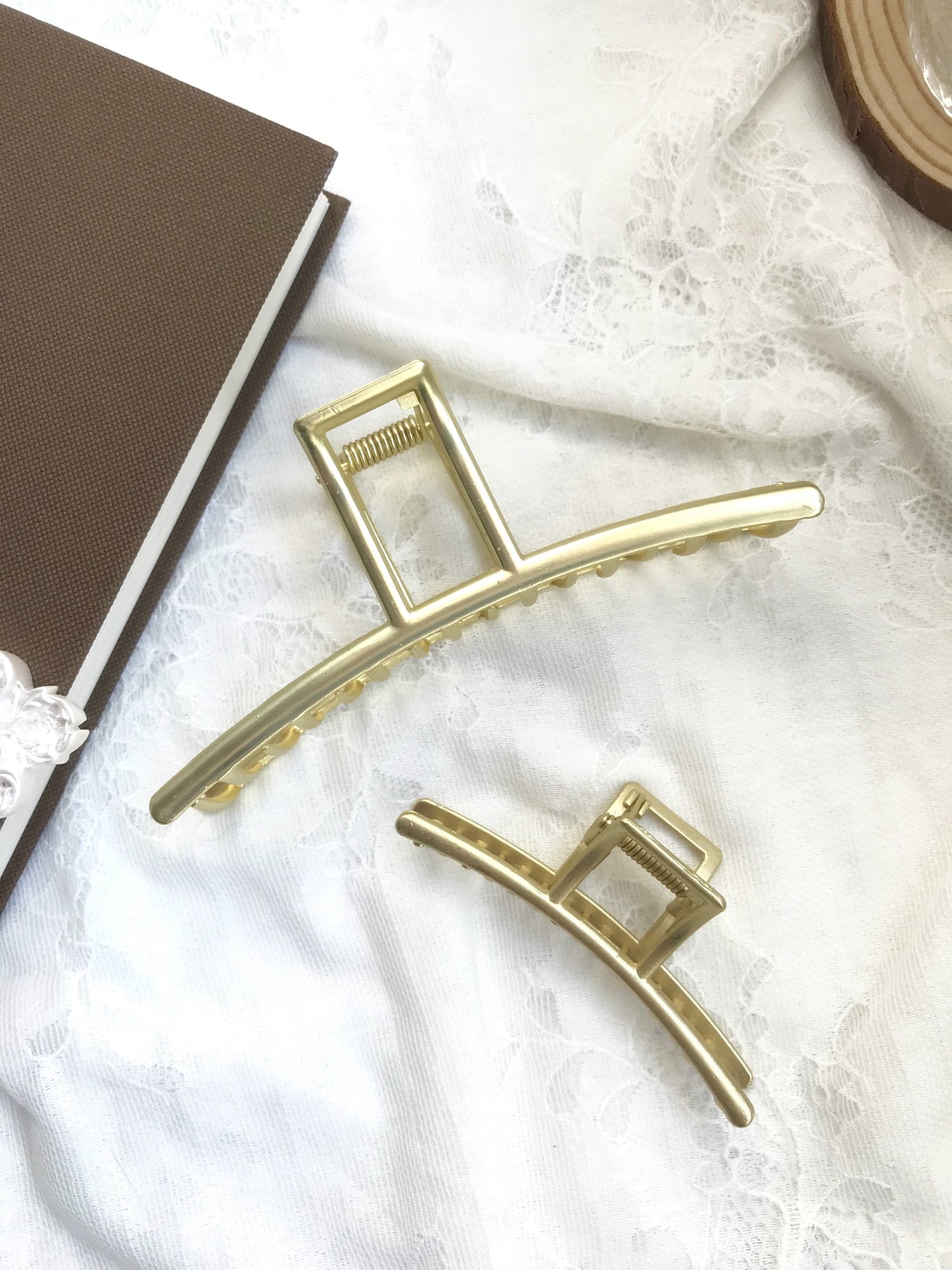 Gold Metal Hairclips Claw Clips Lined Medium