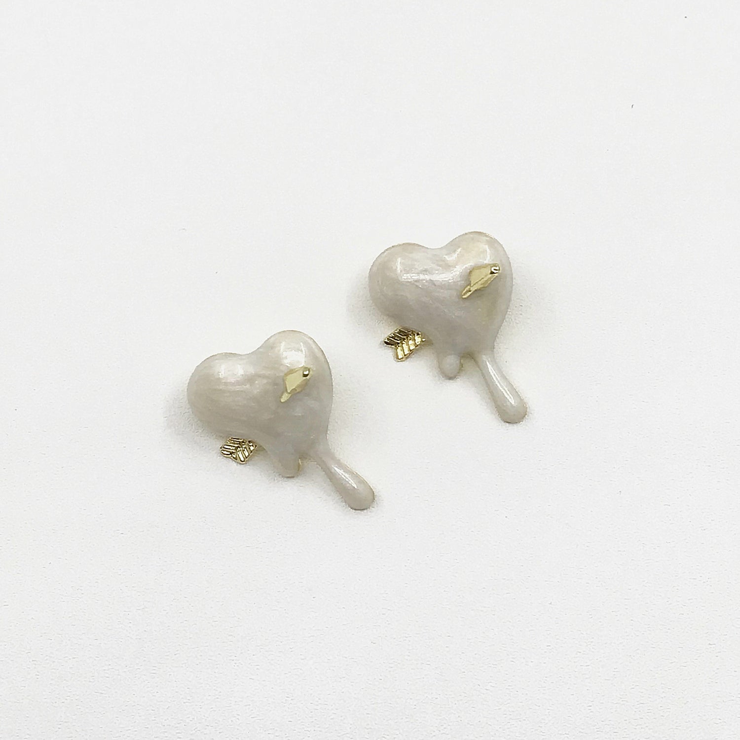 White Heart with Arrow Stud Earrings