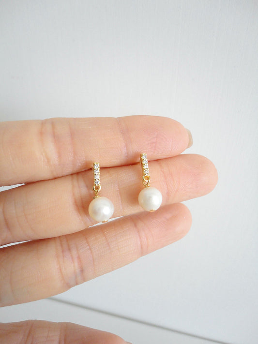 Diamante Pearl Stud Earrings White