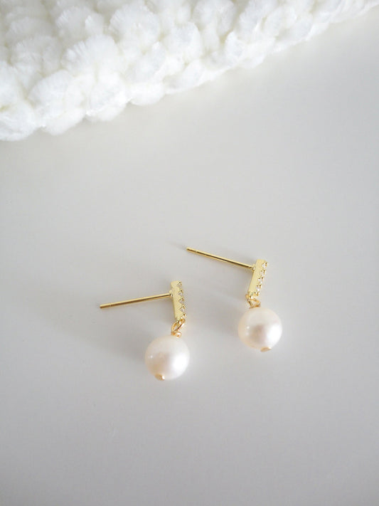 Diamante Pearl Stud Earrings White