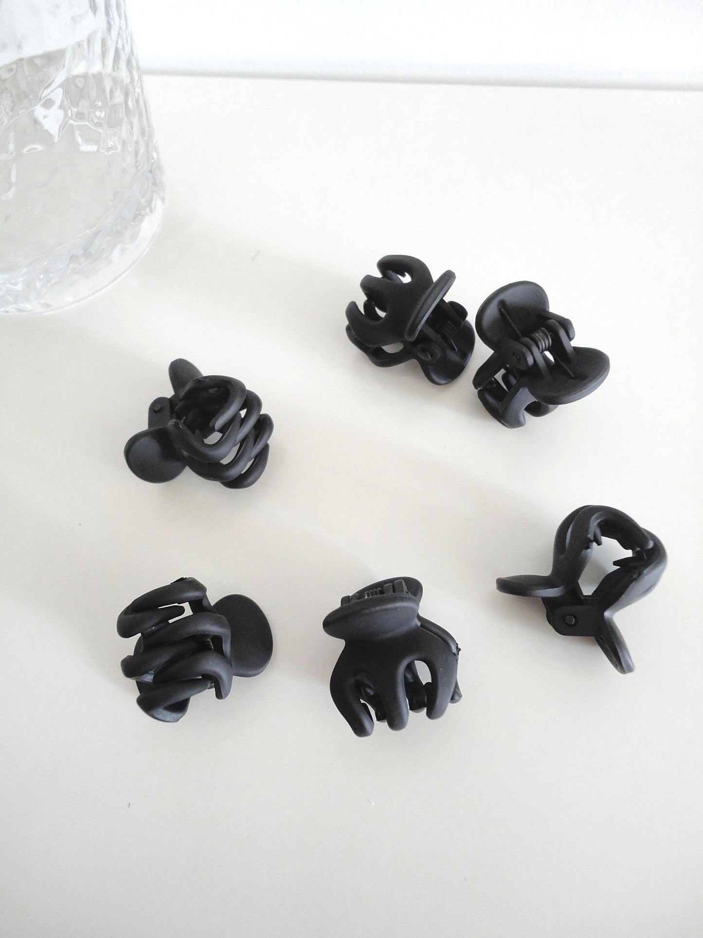 Mini Hair Claw Clip Black Belly Bear