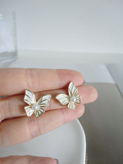 Mini Pearl White Butterfly Stud Earrings