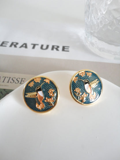 Vintage Bird Green Round Stud Earrings. vintage clip-on earrings for women.