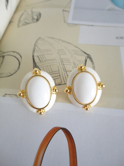 White and Golden Vintage Oval Stud Earrings