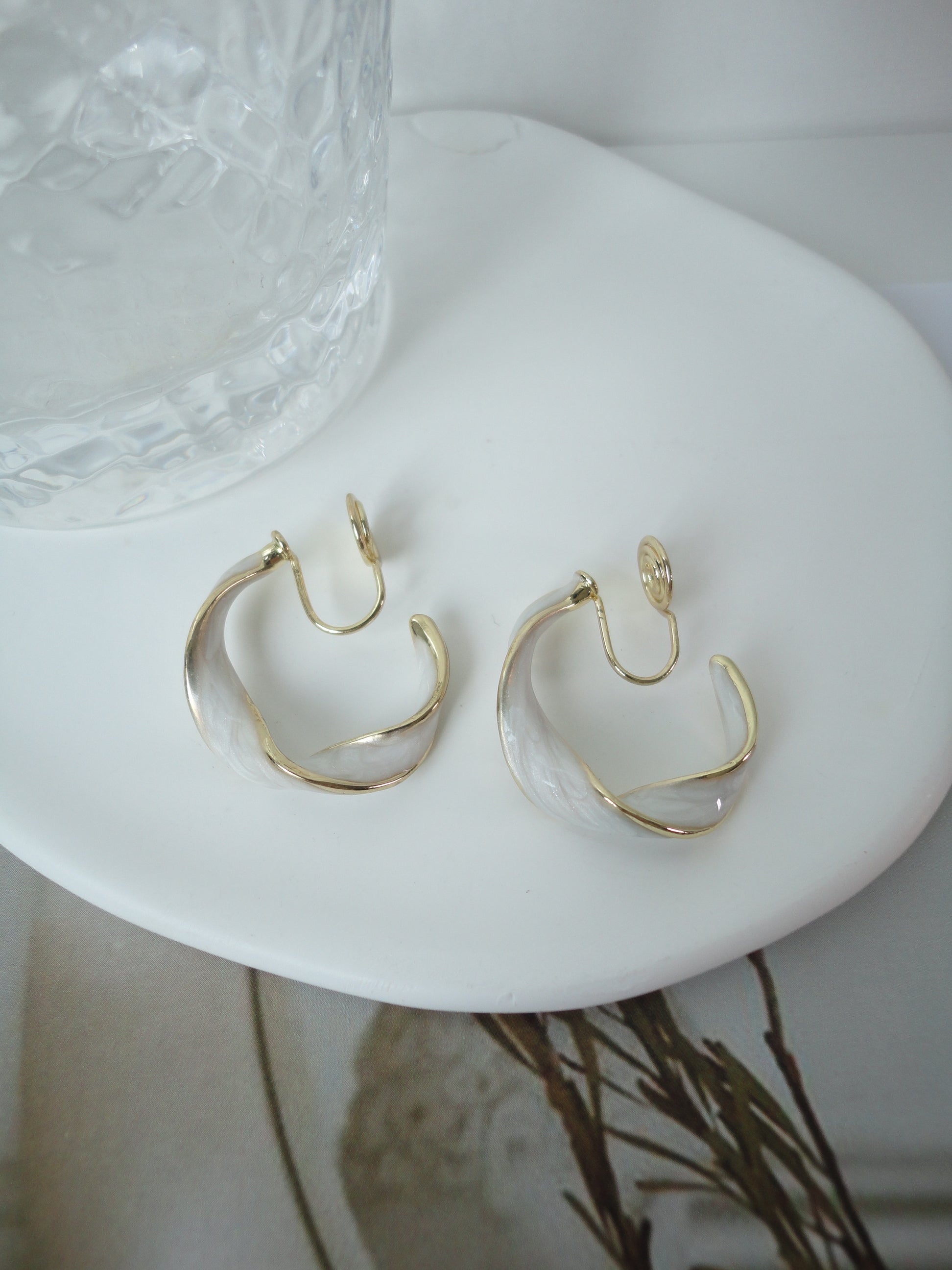 Pearl White Twist Hoop Clip On Earrings