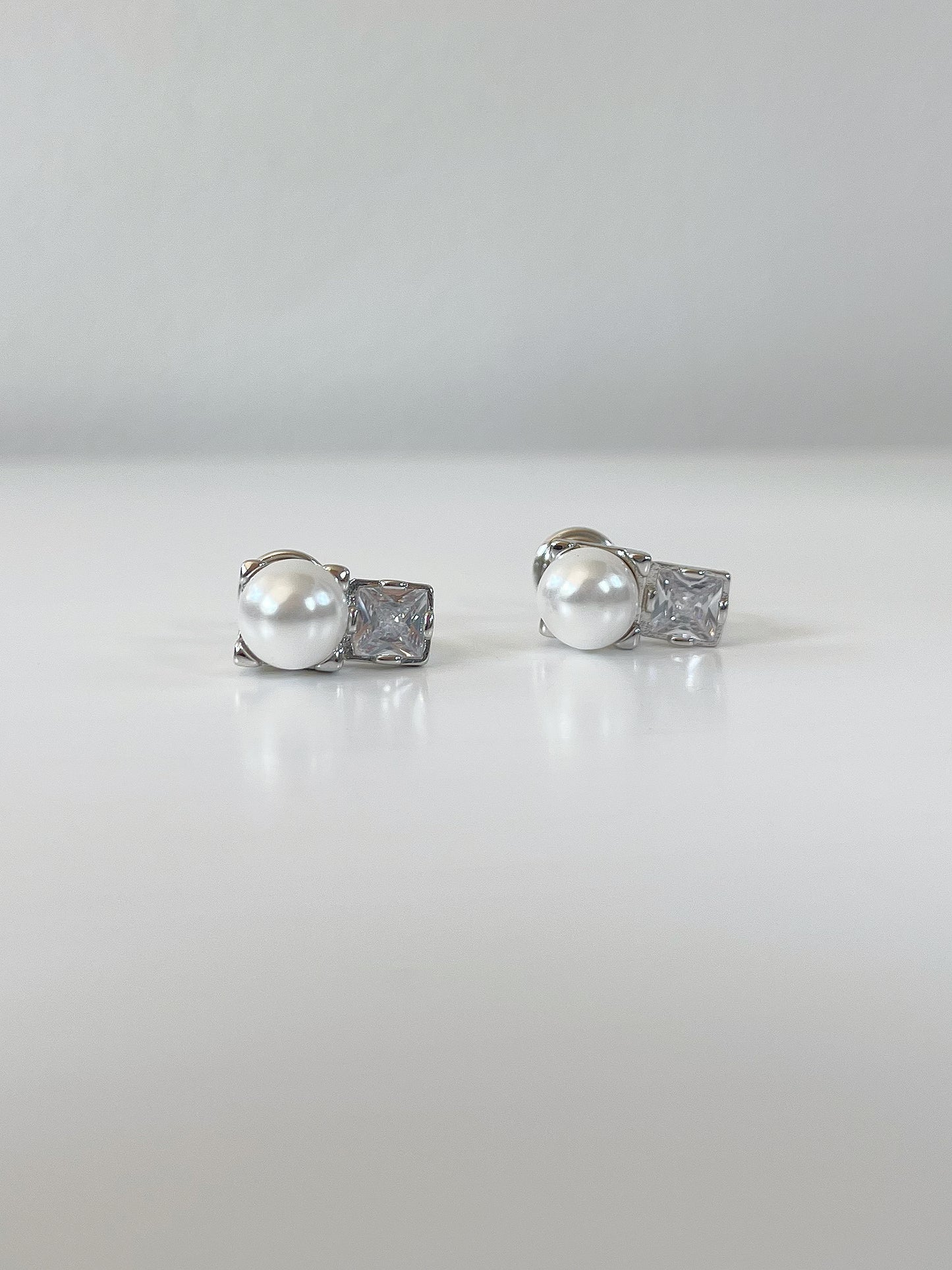 Silver Diamante Pearlised Clip On Earrings