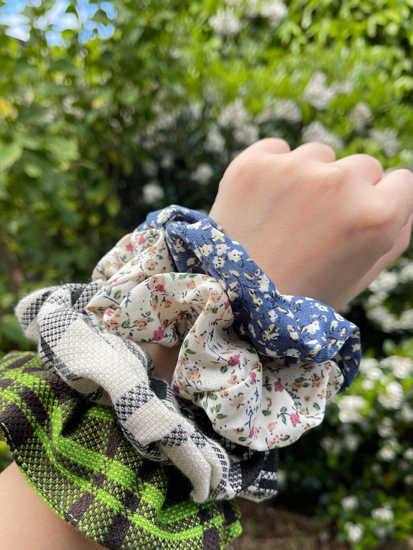 Floral Print Scrunchie Blue