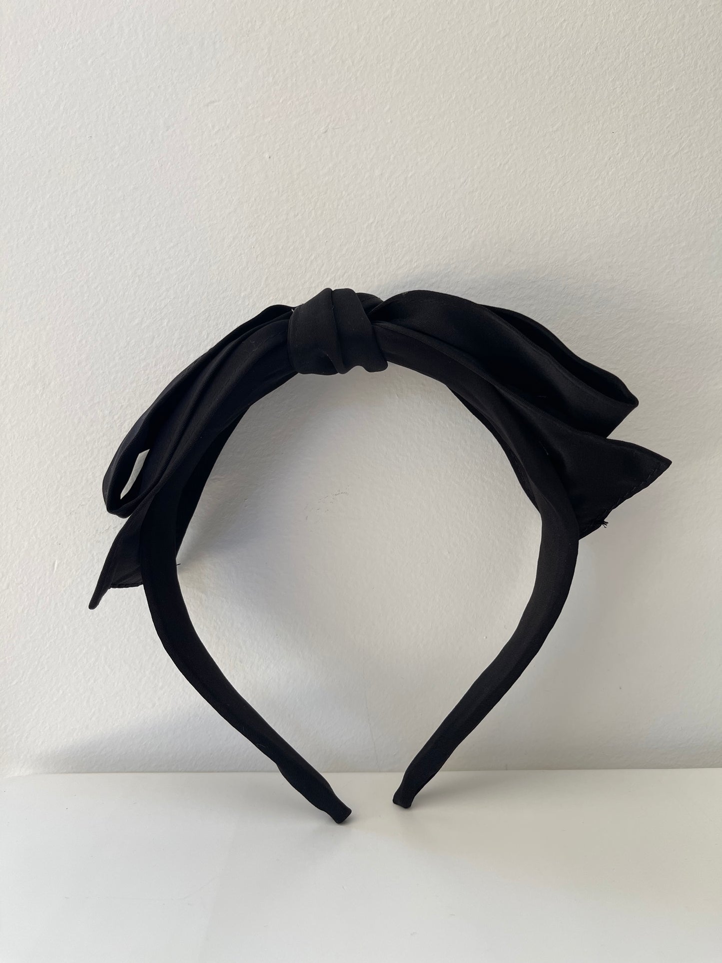 Bow Headband Black. Handmade clip-on earrings for women.