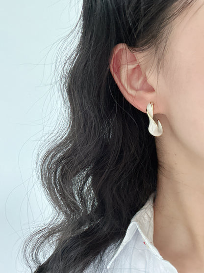 Pearl White Twist Hoop Clip On Earrings