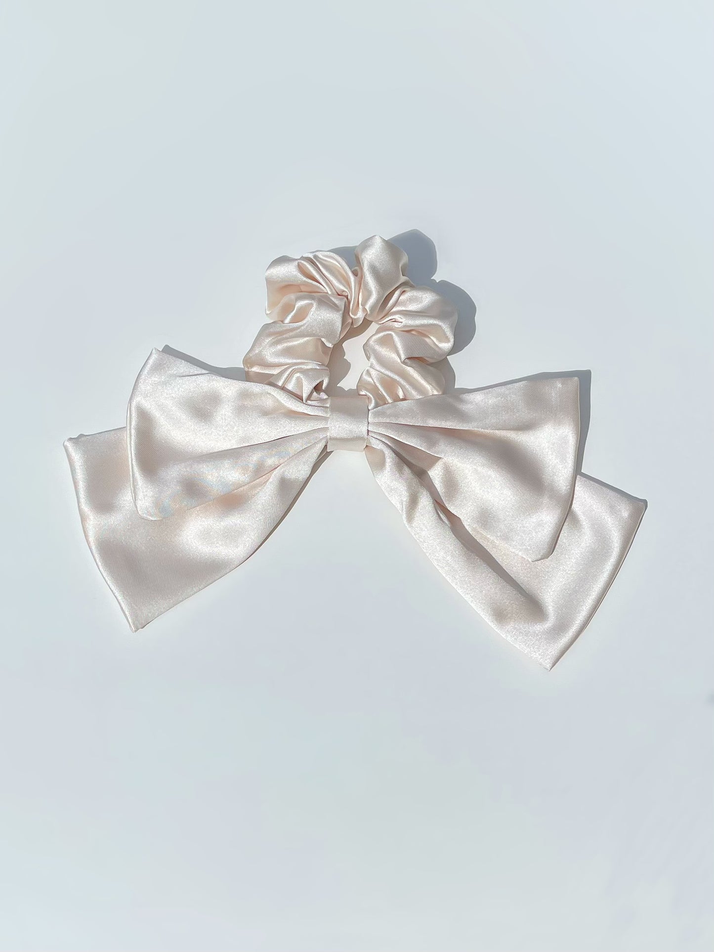 Bow Satin Scrunchie Creamy White